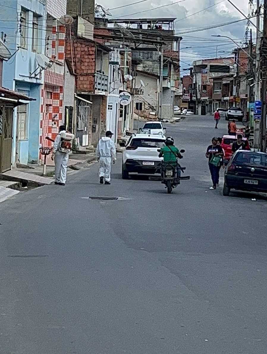 Camacã: Secretaria de Saúde realiza bloqueio espacial de combate a Dengue em ruas da cidade
